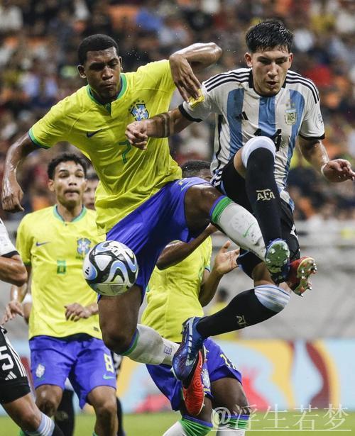 世预赛16.6亿巅峰对决！阿根廷战平即晋级：世界杯再战巴西