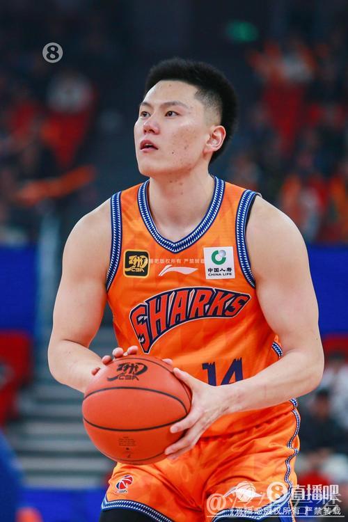 李弘权接威尔逊助攻三分命中逼停新疆